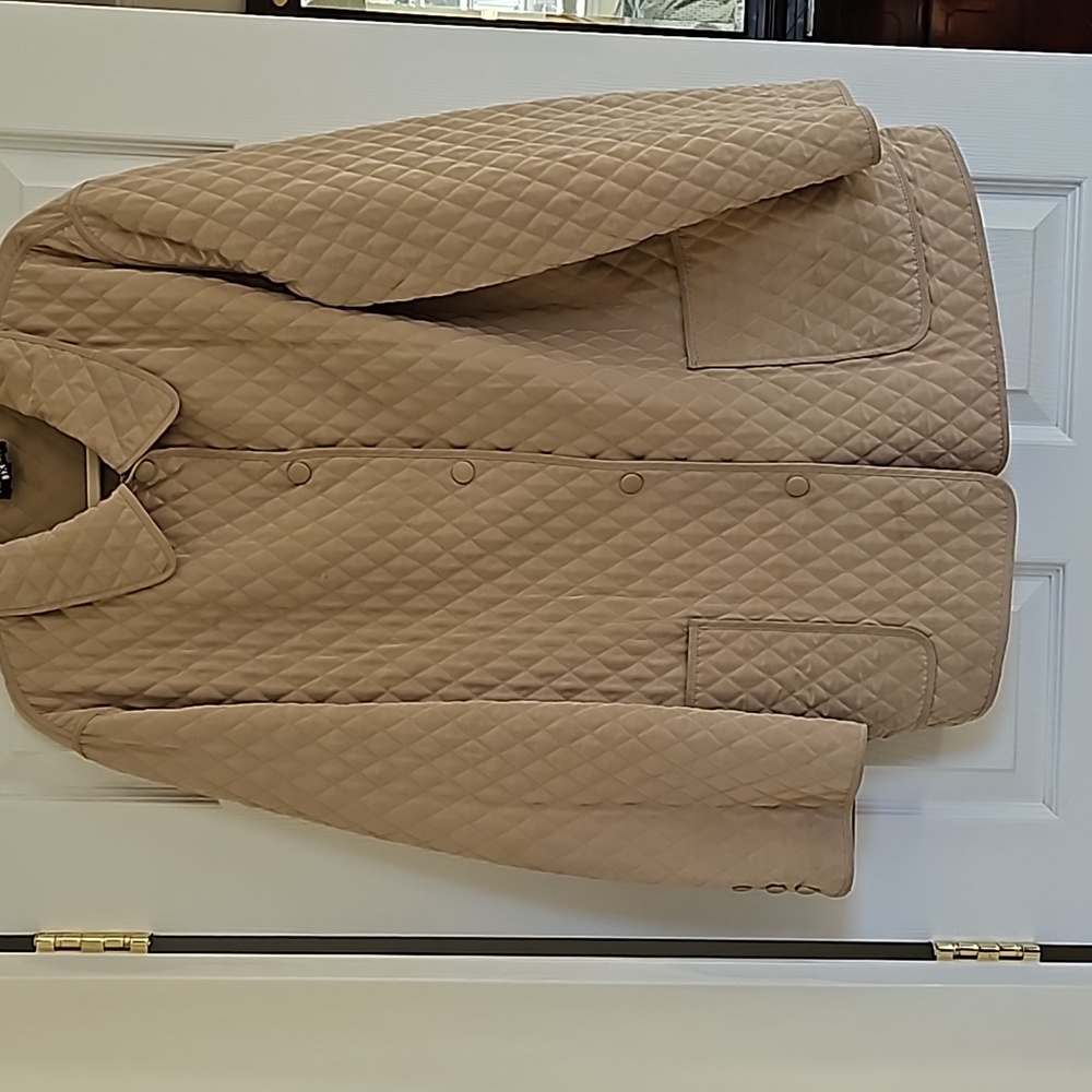 Hilary Radley 1X Tan quilted jacket, water resistant. From Saks 5th Ave NYC. EUC